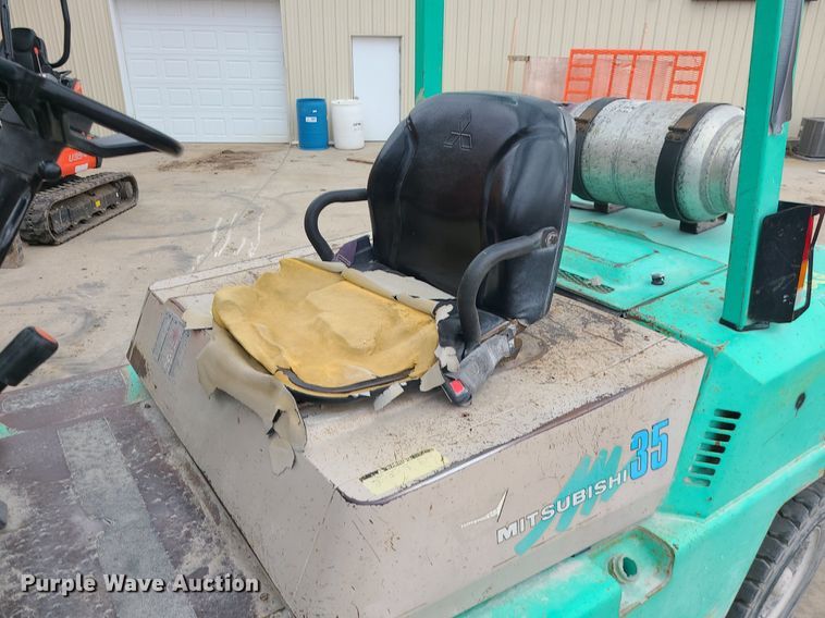 image for item MJ9382 Mitsubishi FG35  forklift