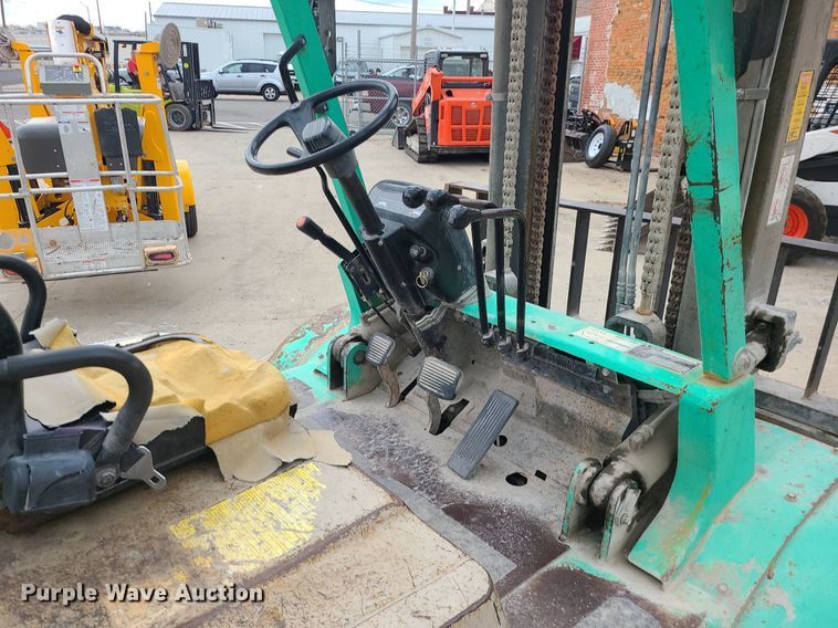 image for item MJ9382 Mitsubishi FG35  forklift