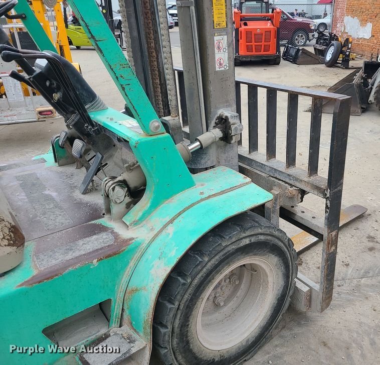 image for item MJ9382 Mitsubishi FG35  forklift