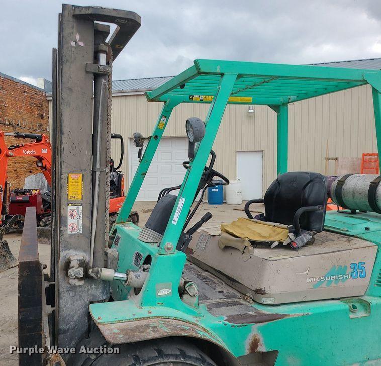 image for item MJ9382 Mitsubishi FG35  forklift
