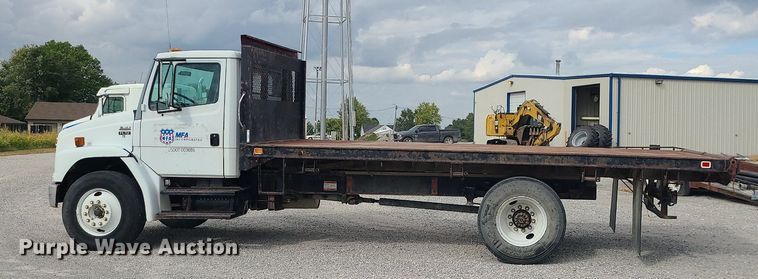 image for item MJ9387 1993 Freightliner FL70  dump flatbed truck