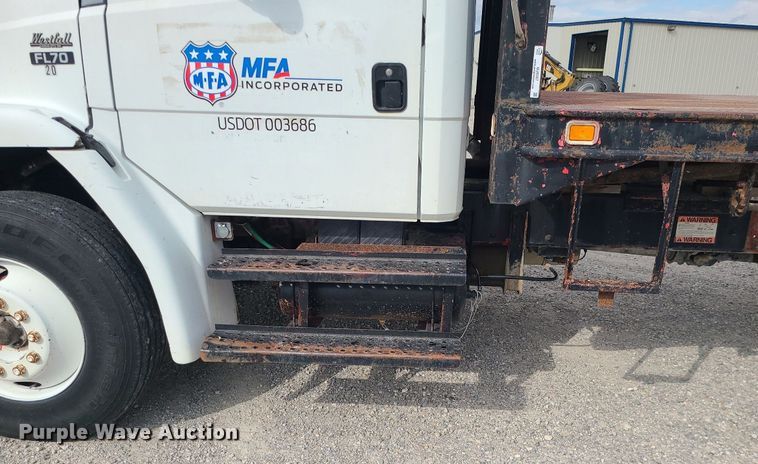 image for item MJ9387 1993 Freightliner FL70  dump flatbed truck