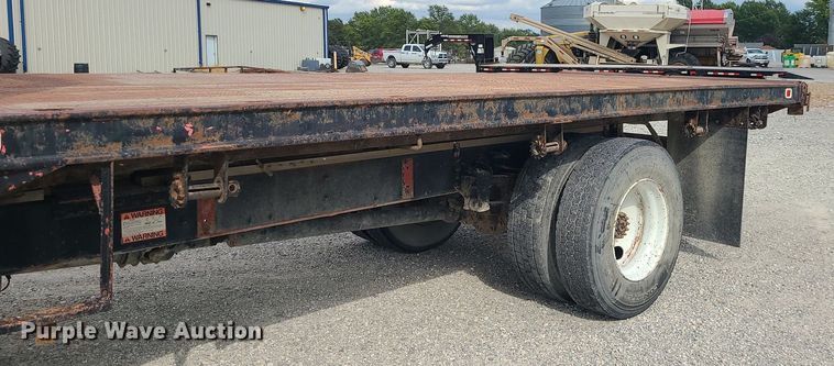 image for item MJ9387 1993 Freightliner FL70  dump flatbed truck