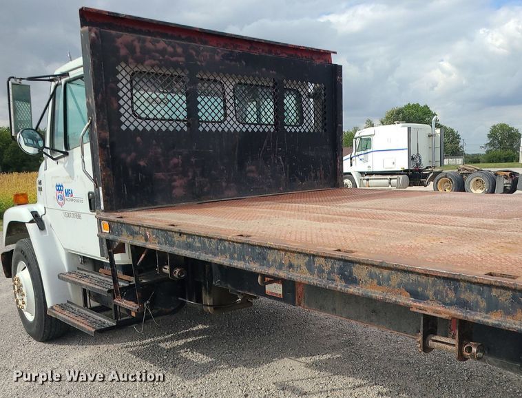 image for item MJ9387 1993 Freightliner FL70  dump flatbed truck