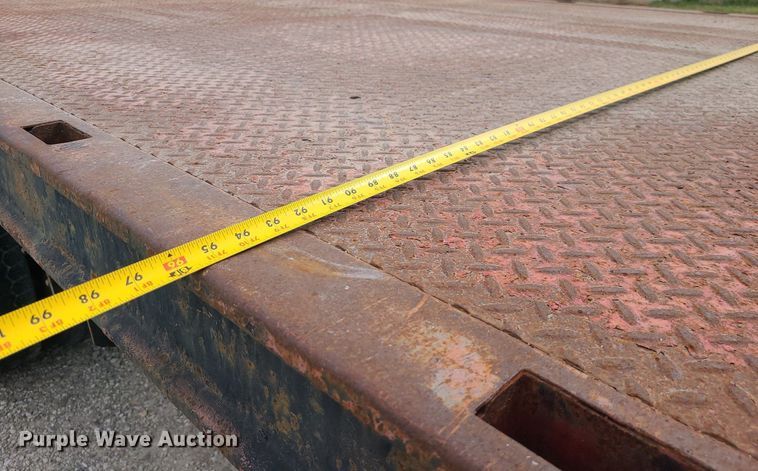 image for item MJ9387 1993 Freightliner FL70  dump flatbed truck