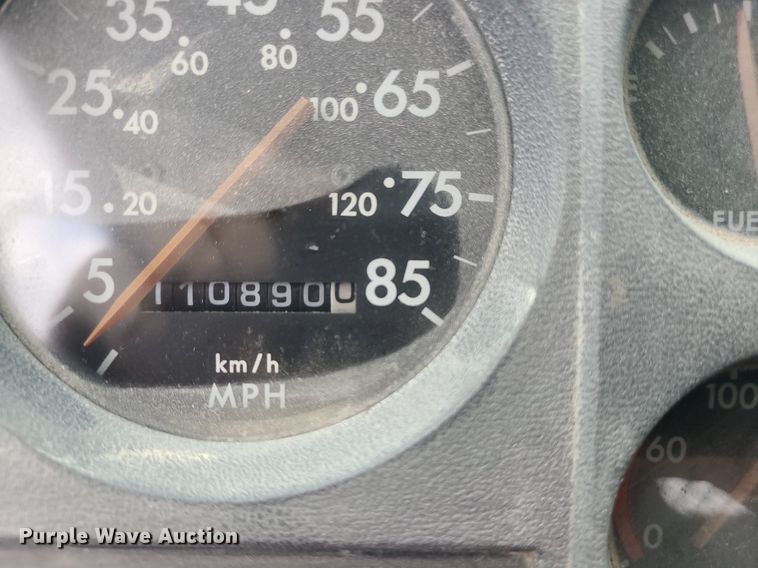 image for item MJ9387 1993 Freightliner FL70  dump flatbed truck