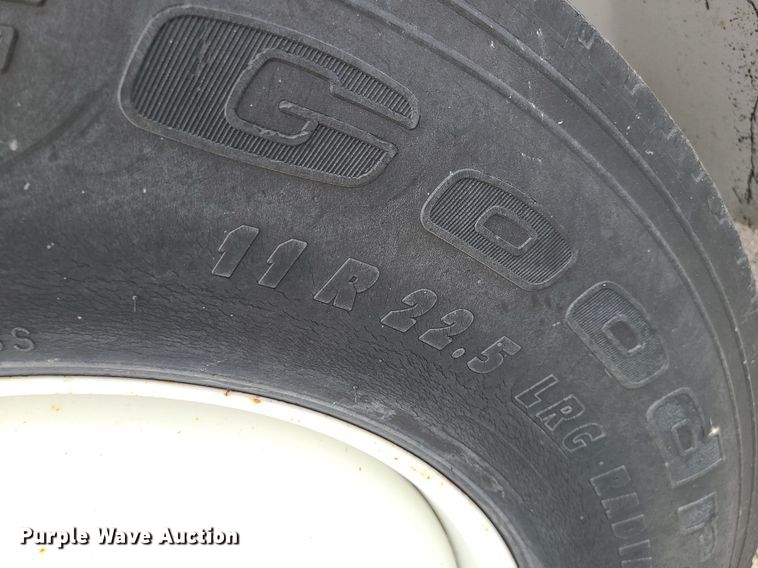 image for item MJ9387 1993 Freightliner FL70  dump flatbed truck