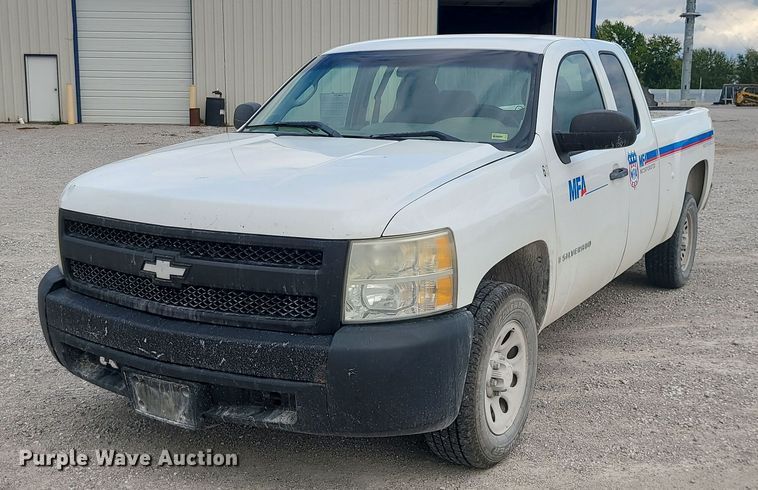 image for item MJ9389 2008 Chevrolet Silverado 1500  Ext. Cab pickup truck