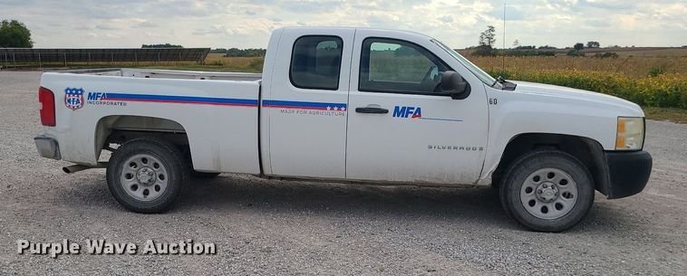 image for item MJ9389 2008 Chevrolet Silverado 1500  Ext. Cab pickup truck