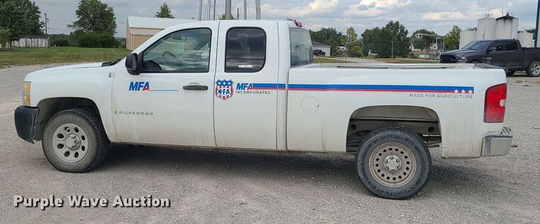 image for item MJ9389 2008 Chevrolet Silverado 1500  Ext. Cab pickup truck