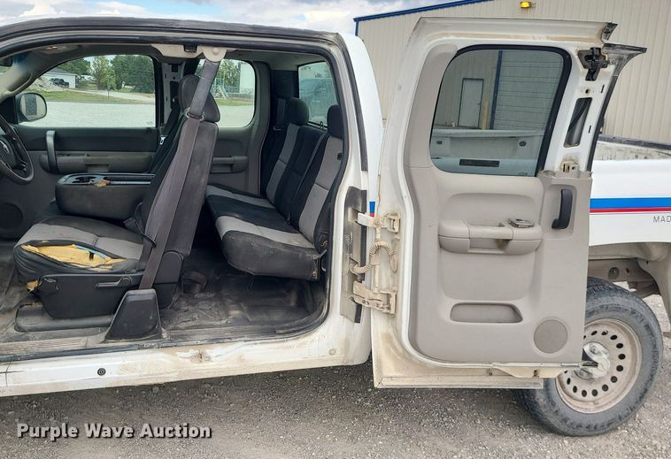image for item MJ9389 2008 Chevrolet Silverado 1500  Ext. Cab pickup truck