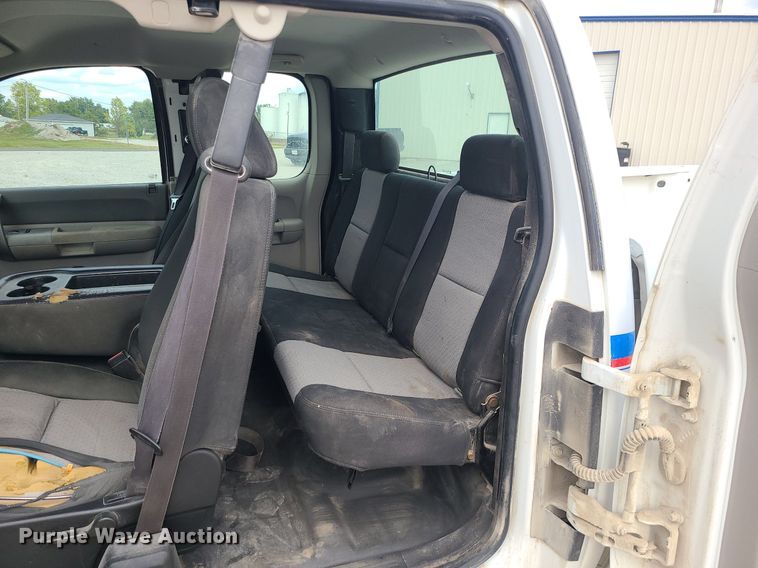 image for item MJ9389 2008 Chevrolet Silverado 1500  Ext. Cab pickup truck