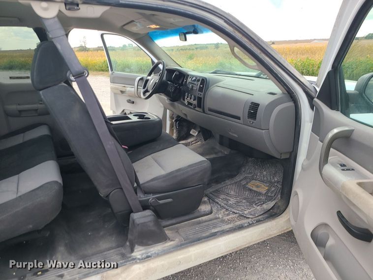 image for item MJ9389 2008 Chevrolet Silverado 1500  Ext. Cab pickup truck