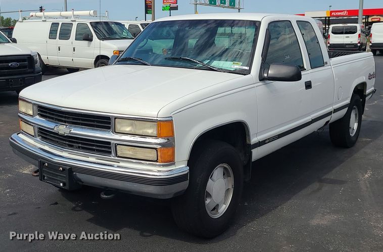 image for item MJ9400 1997 Chevrolet K1500  Ext. Cab pickup truck