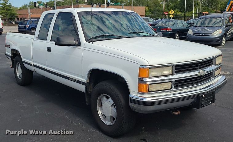 image for item MJ9400 1997 Chevrolet K1500  Ext. Cab pickup truck