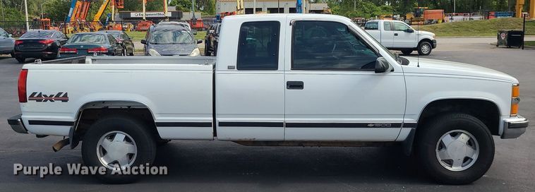 image for item MJ9400 1997 Chevrolet K1500  Ext. Cab pickup truck