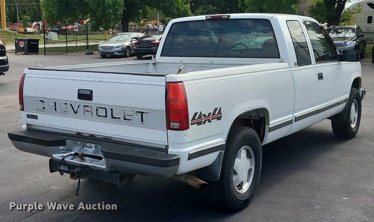 image for item MJ9400 1997 Chevrolet K1500  Ext. Cab pickup truck