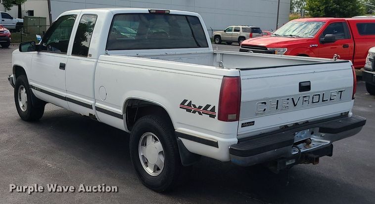 image for item MJ9400 1997 Chevrolet K1500  Ext. Cab pickup truck