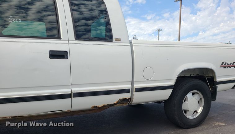 image for item MJ9400 1997 Chevrolet K1500  Ext. Cab pickup truck