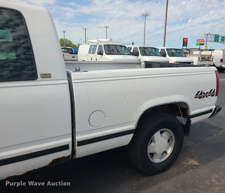 image for item MJ9400 1997 Chevrolet K1500  Ext. Cab pickup truck