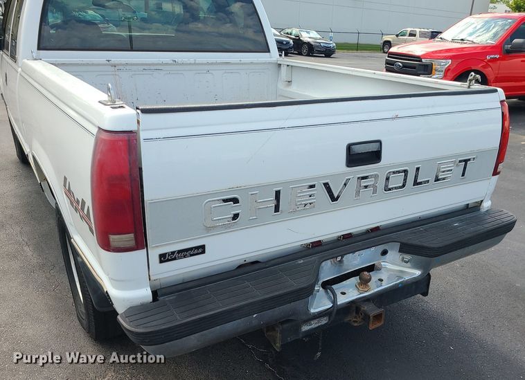 image for item MJ9400 1997 Chevrolet K1500  Ext. Cab pickup truck