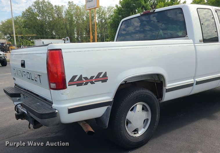 image for item MJ9400 1997 Chevrolet K1500  Ext. Cab pickup truck