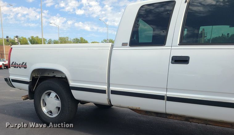 image for item MJ9400 1997 Chevrolet K1500  Ext. Cab pickup truck