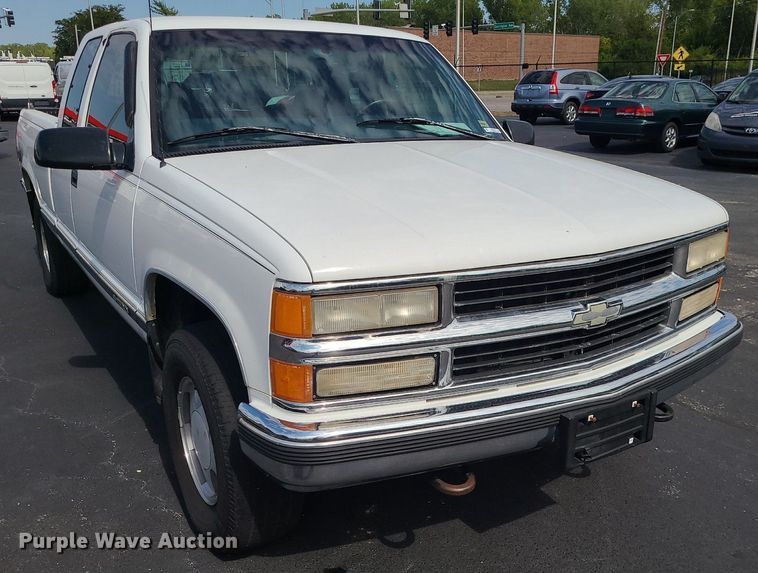 image for item MJ9400 1997 Chevrolet K1500  Ext. Cab pickup truck