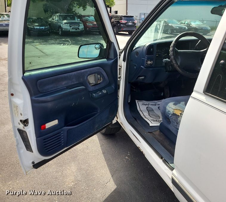 image for item MJ9400 1997 Chevrolet K1500  Ext. Cab pickup truck