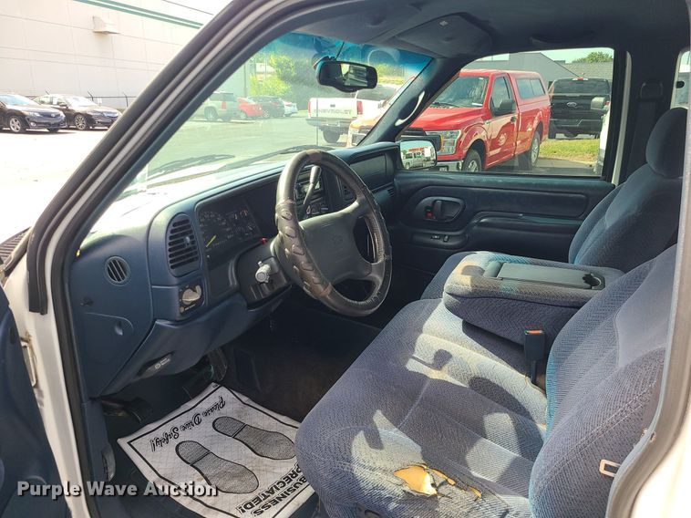 image for item MJ9400 1997 Chevrolet K1500  Ext. Cab pickup truck