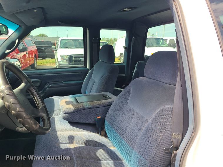 image for item MJ9400 1997 Chevrolet K1500  Ext. Cab pickup truck