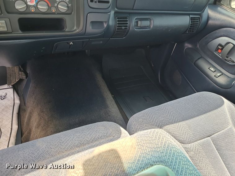 image for item MJ9400 1997 Chevrolet K1500  Ext. Cab pickup truck