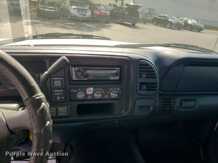 image for item MJ9400 1997 Chevrolet K1500  Ext. Cab pickup truck