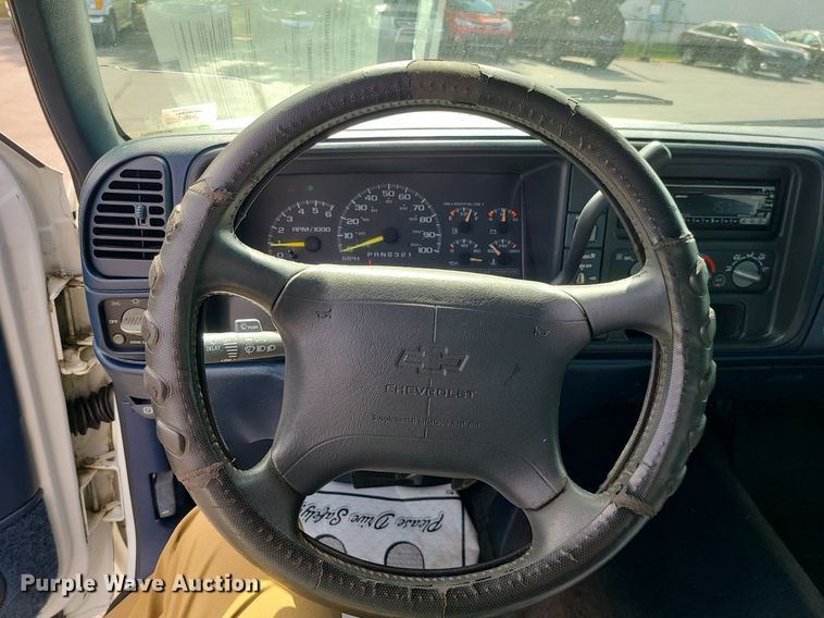 image for item MJ9400 1997 Chevrolet K1500  Ext. Cab pickup truck