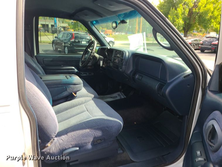 image for item MJ9400 1997 Chevrolet K1500  Ext. Cab pickup truck