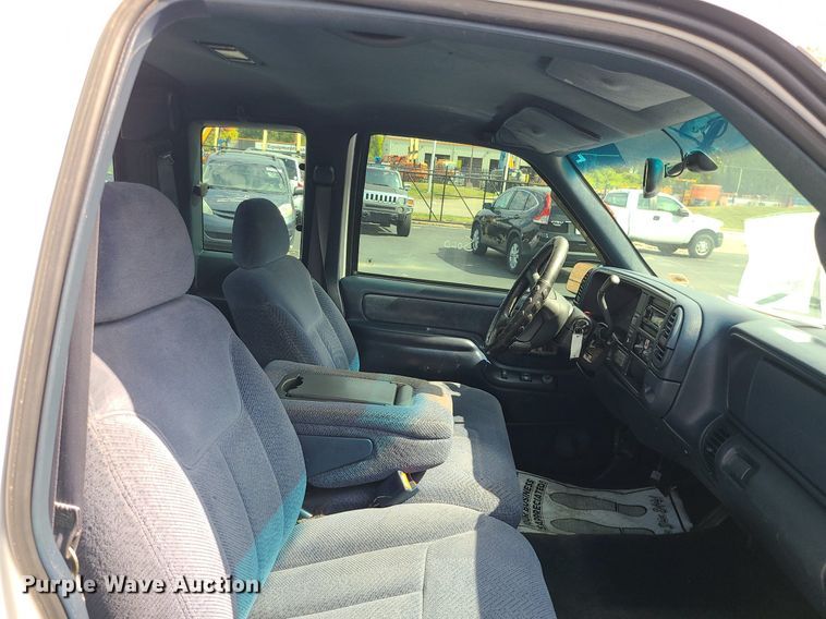 image for item MJ9400 1997 Chevrolet K1500  Ext. Cab pickup truck