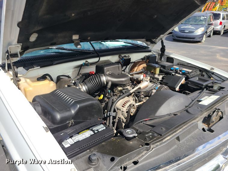 image for item MJ9400 1997 Chevrolet K1500  Ext. Cab pickup truck