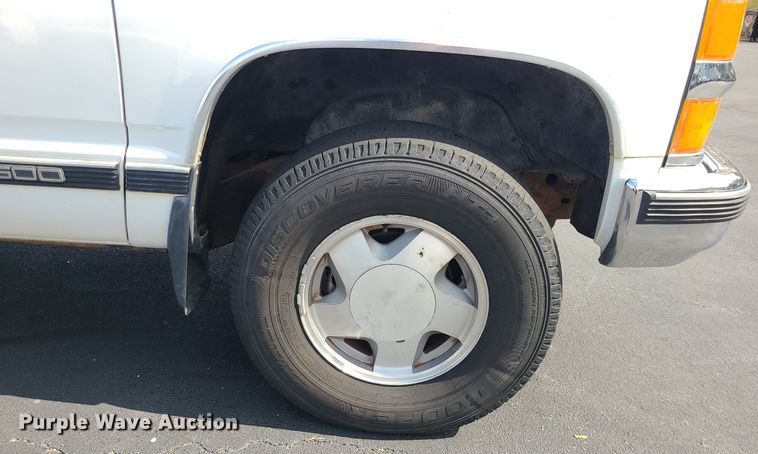 image for item MJ9400 1997 Chevrolet K1500  Ext. Cab pickup truck