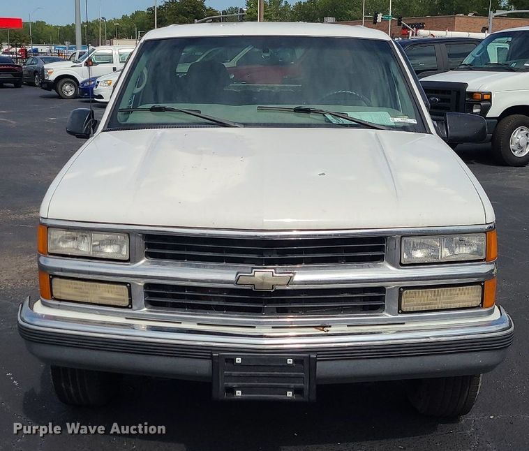 image for item MJ9401 2000 Chevrolet C3500  Crew Cab pickup truck