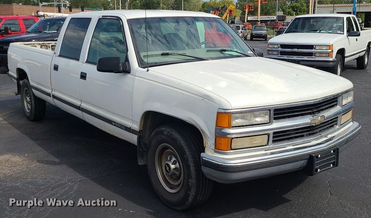 image for item MJ9401 2000 Chevrolet C3500  Crew Cab pickup truck