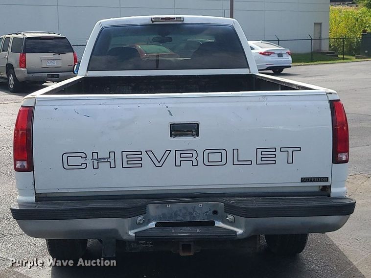 image for item MJ9401 2000 Chevrolet C3500  Crew Cab pickup truck