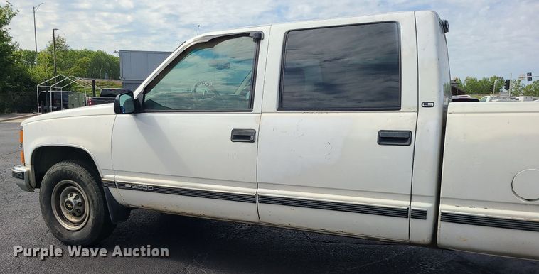 image for item MJ9401 2000 Chevrolet C3500  Crew Cab pickup truck