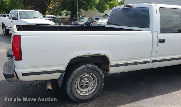 image for item MJ9401 2000 Chevrolet C3500  Crew Cab pickup truck