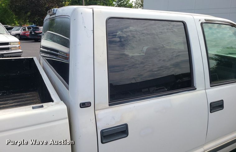 image for item MJ9401 2000 Chevrolet C3500  Crew Cab pickup truck