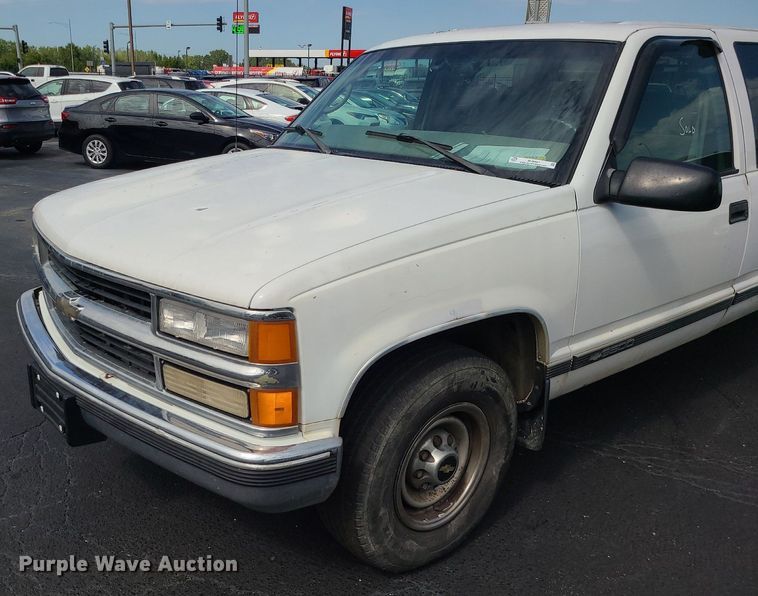 image for item MJ9401 2000 Chevrolet C3500  Crew Cab pickup truck