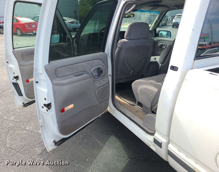 image for item MJ9401 2000 Chevrolet C3500  Crew Cab pickup truck