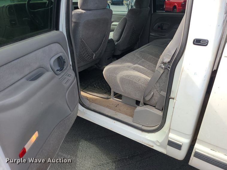 image for item MJ9401 2000 Chevrolet C3500  Crew Cab pickup truck