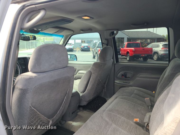 image for item MJ9401 2000 Chevrolet C3500  Crew Cab pickup truck