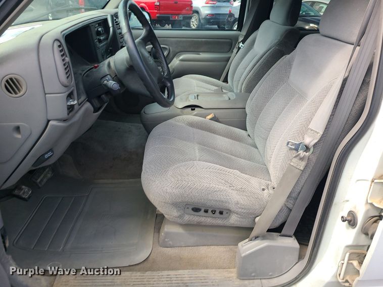 image for item MJ9401 2000 Chevrolet C3500  Crew Cab pickup truck