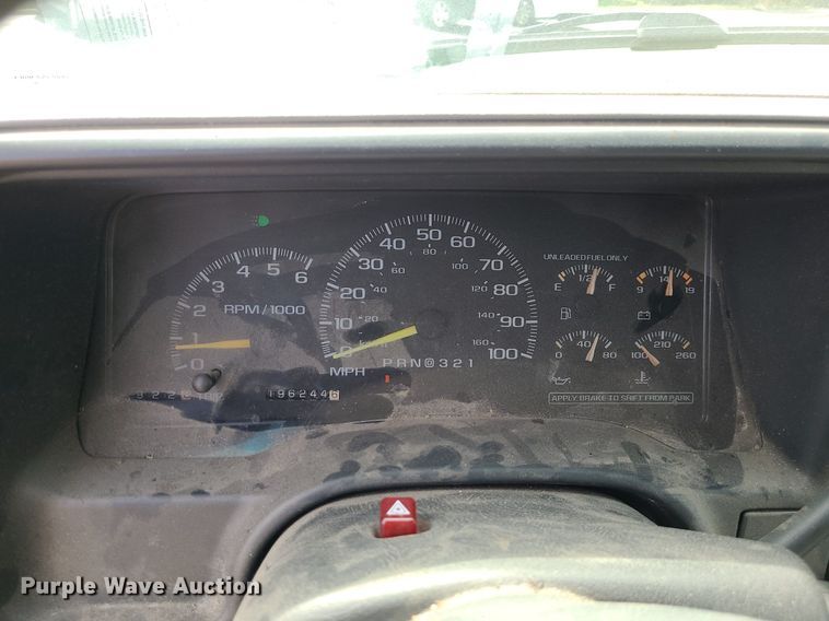 image for item MJ9401 2000 Chevrolet C3500  Crew Cab pickup truck